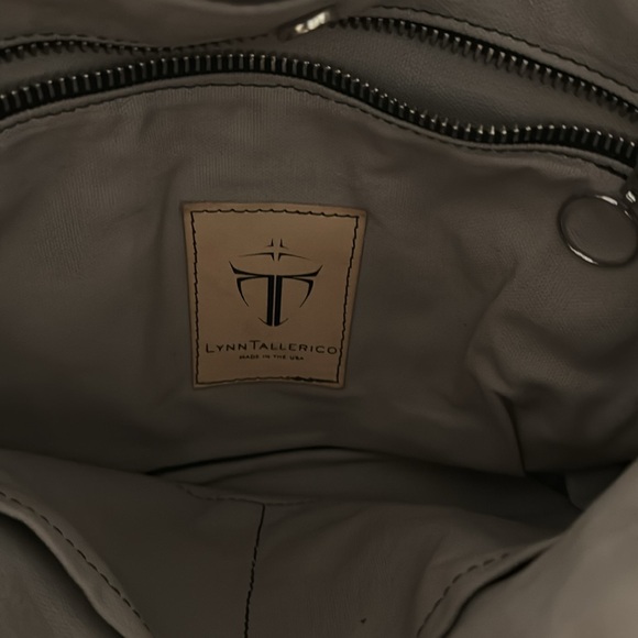 Crossbody made in the US leather metallic silver - Picture 3 of 4